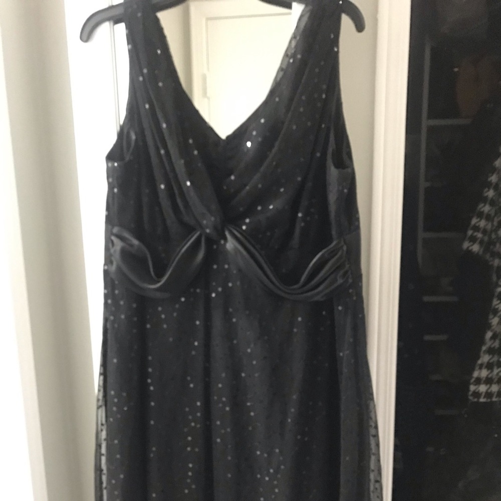 Dress - Picture 3 of 5